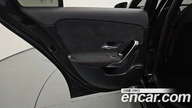 Mercedes-Benz A-Class — Фото автомобиля 23