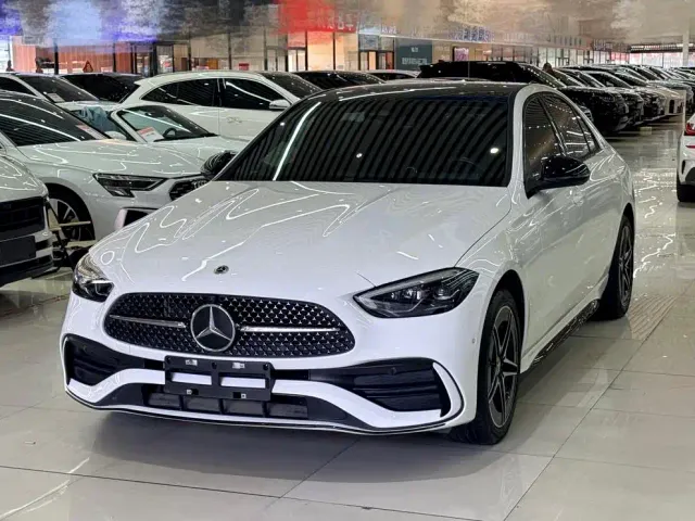 Фотография автомобиля — Mercedes-Benz C-Class