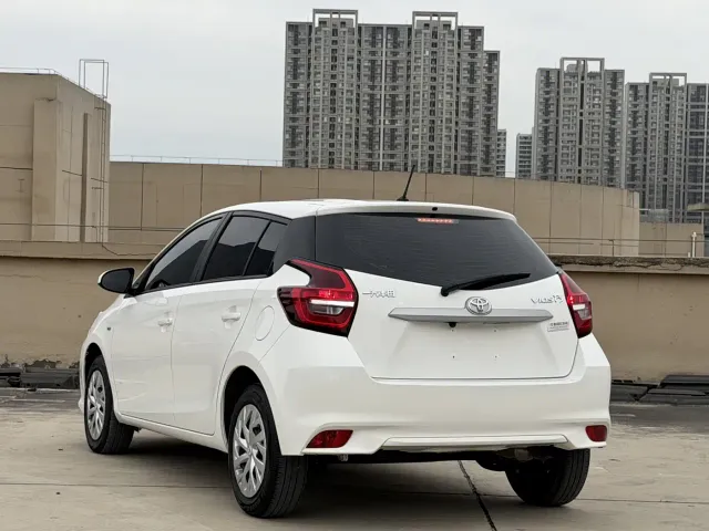 Toyota Vios FS — Фото автомобиля 9