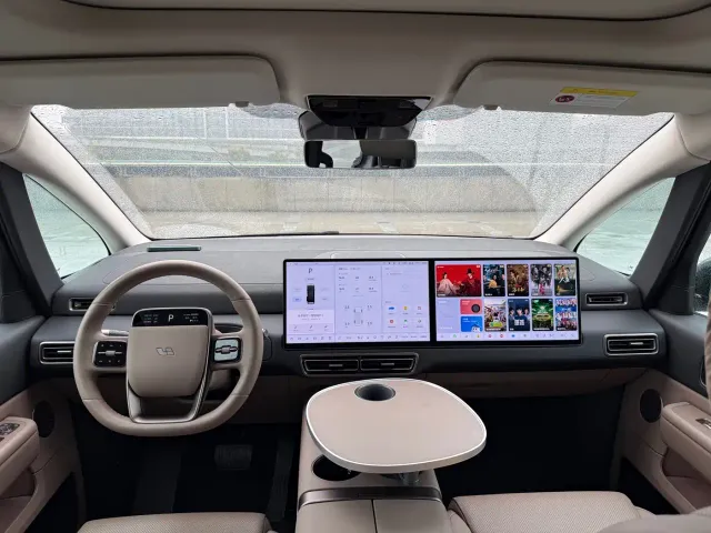 Li Auto MEGA — Фото автомобиля 11