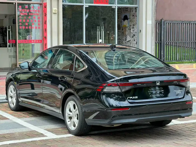 Honda Accord — Фото автомобиля 7