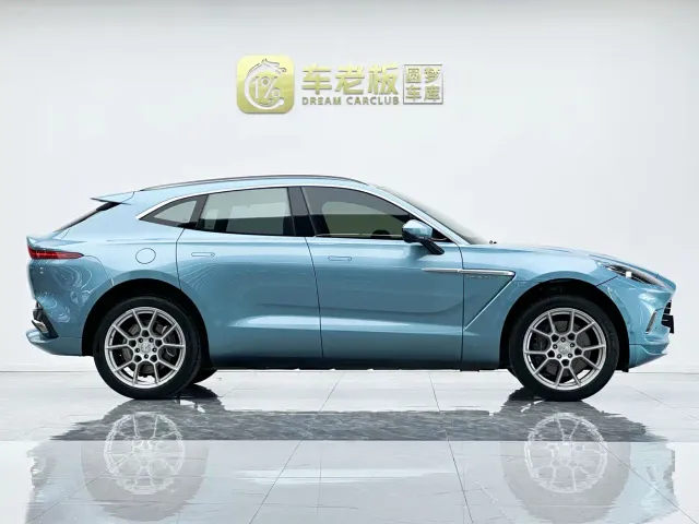 Aston Martin DBX — Фото автомобиля 7
