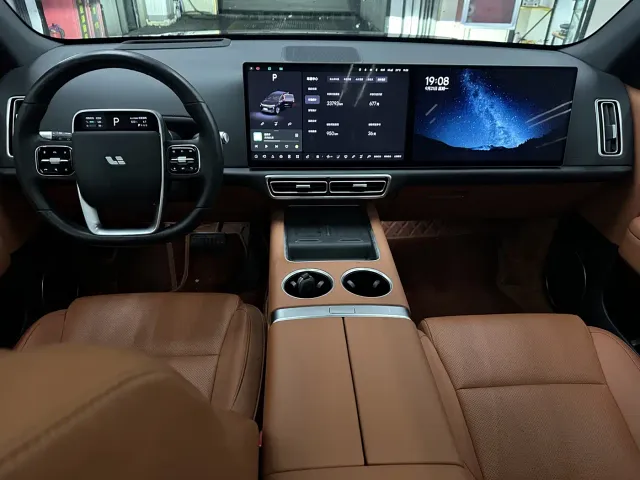 Li Auto L6 — Фото автомобиля 6