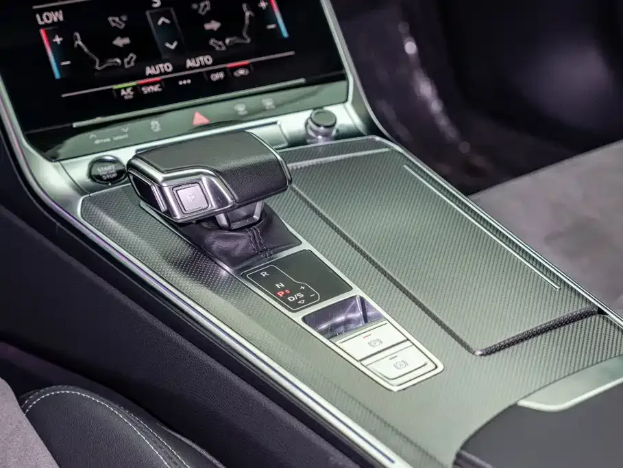 Audi Audi A6L 2024 40 TFSI Luxury Dynamic — Фото автомобиля 13
