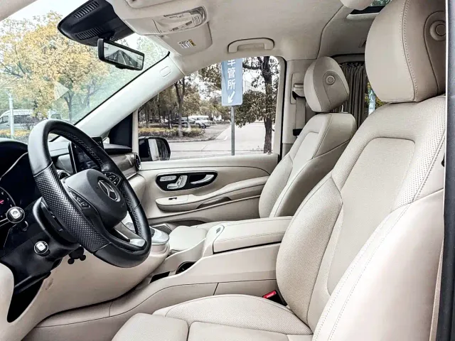 Mercedes-Benz V-Class — Фото автомобиля 4