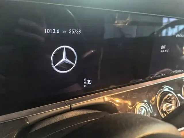 Mercedes-Benz E-Class — Фото автомобиля 5