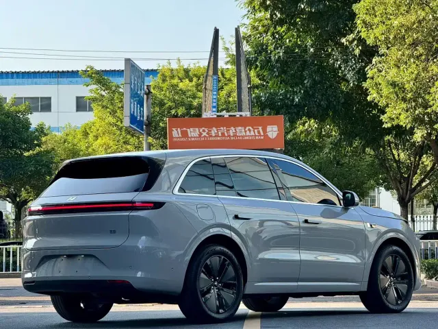 Li Auto L6 — Фото автомобиля 7