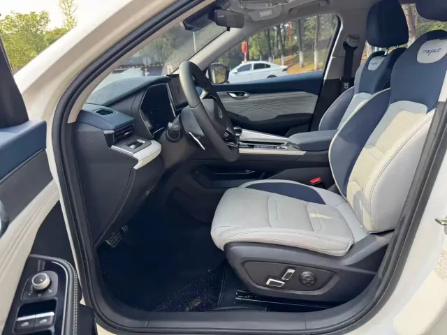 Geely Xingrui — Фото автомобиля 4