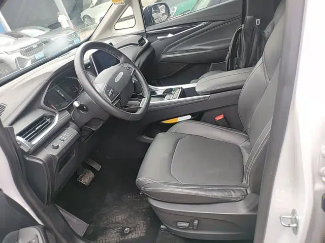Maxus G50 — Фото автомобиля 13