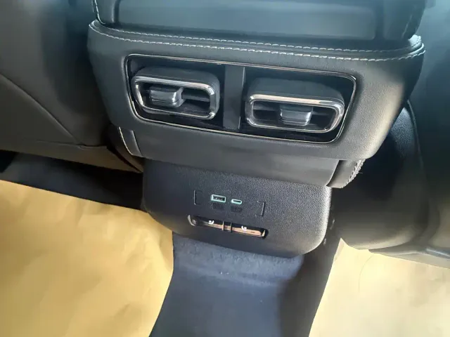 BYD FangChengBao Leopard 5 — Фото автомобиля 6