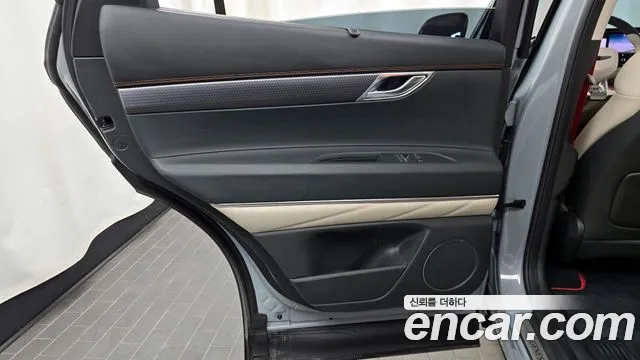 Genesis GV80 — Фото автомобиля 25
