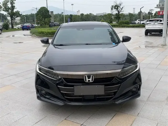 Honda Accord — Фото автомобиля 2