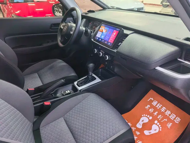 Honda Fit — Фото автомобиля 7