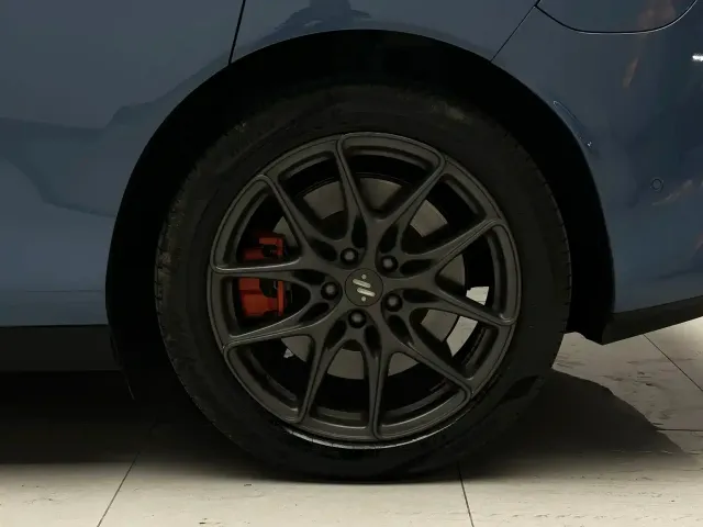 IM Motors LS6 — Фото автомобиля 16