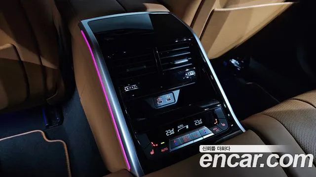 BMW 8 Series G15 — Фото автомобиля 25