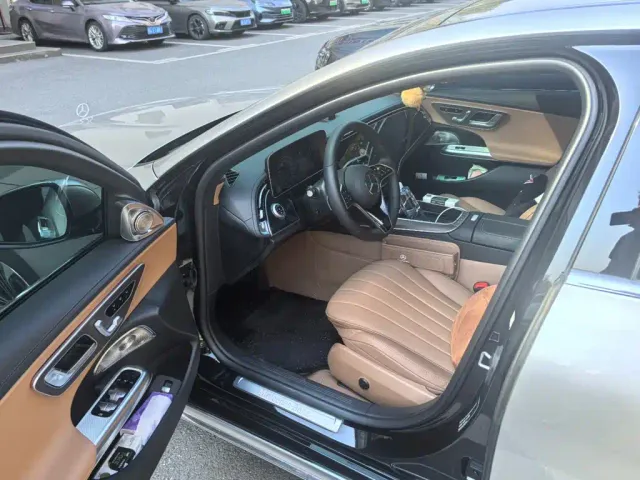 Mercedes-Benz E-Class — Фото автомобиля 7