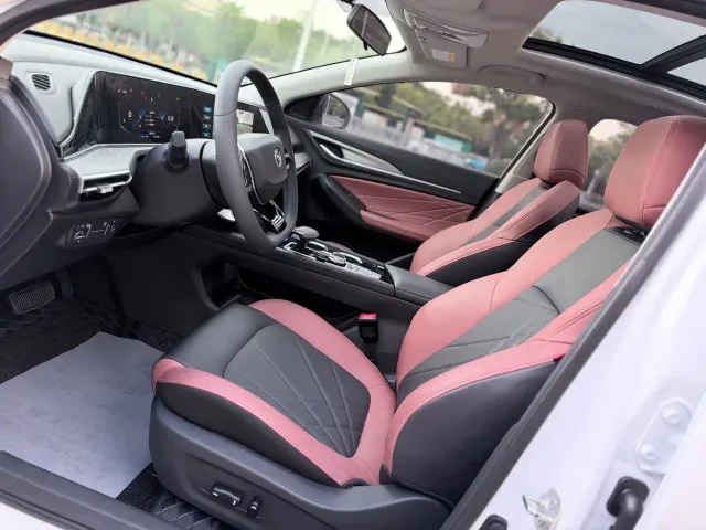 Changan Eado — Фото автомобиля 7