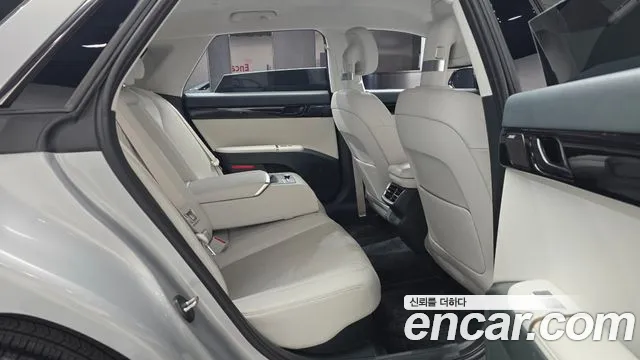 Hyundai Grandeur GN7 — Фото автомобиля 16