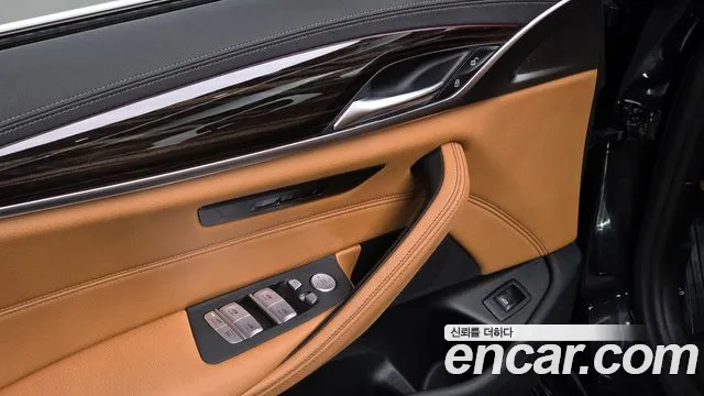 BMW 5 Series G30 — Фото автомобиля 16