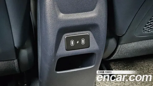 Hyundai Venue — Фото автомобиля 29