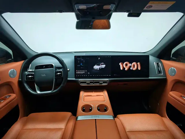 Li Auto L7 — Фото автомобиля 4