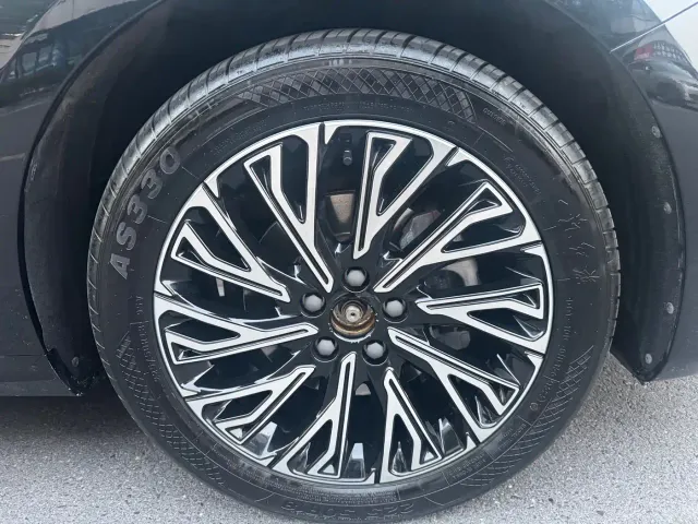 Hongqi H5 — Фото автомобиля 19