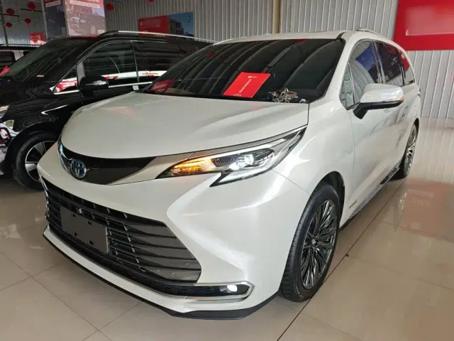 Фотография автомобиля — Toyota Sienna