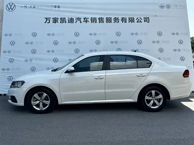 Volkswagen Lavida — Фото автомобиля 3