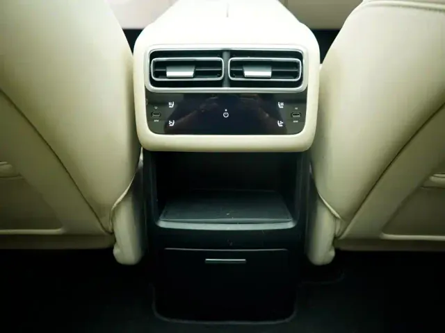 Li Auto L6 — Фото автомобиля 17