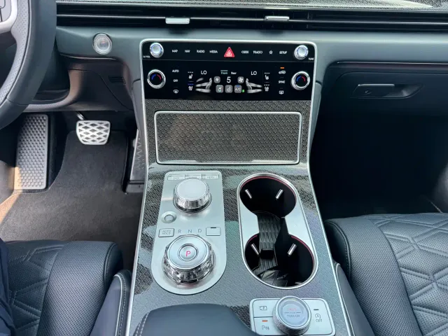 Genesis GV80 Coupe — Фото автомобиля 17