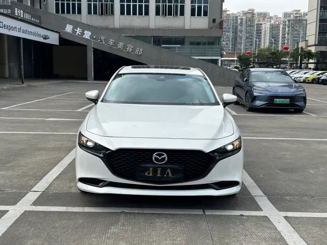 Mazda Axela — Фото автомобиля 2