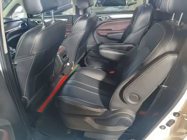 GAC Trumpchi M6 — Фото автомобиля 16