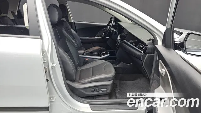 Kia Niro — Фото автомобиля 16