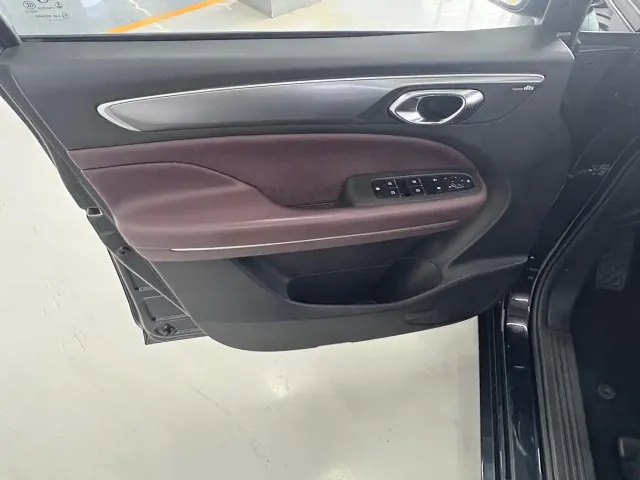 GAC Trumpchi M6 — Фото автомобиля 8