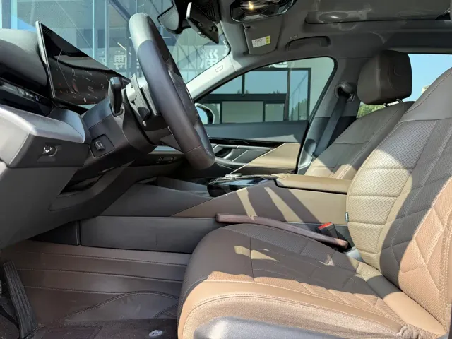 BMW 5 Series — Фото автомобиля 4