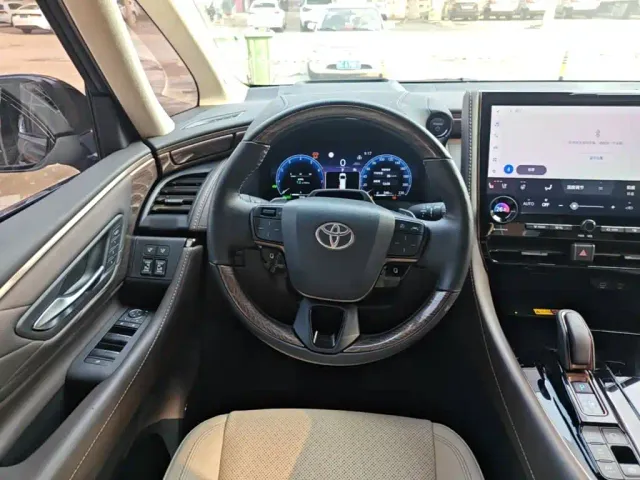 Toyota Alphard — Фото автомобиля 10