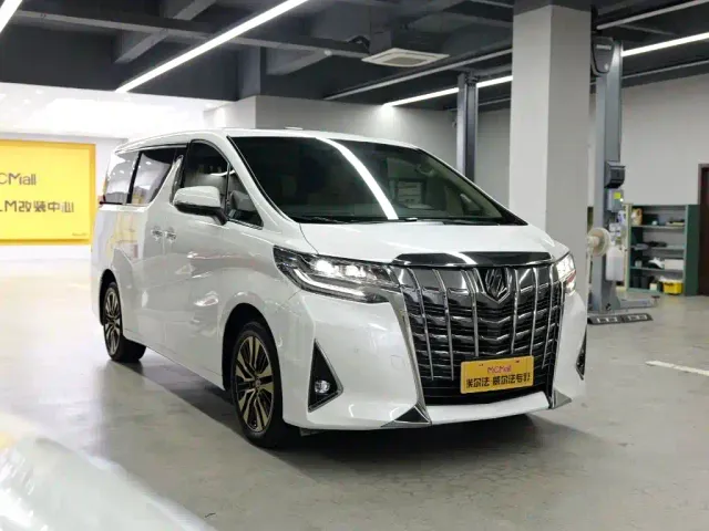 Toyota Alphard — Фото автомобиля 3