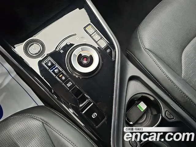 Kia Niro — Фото автомобиля 8