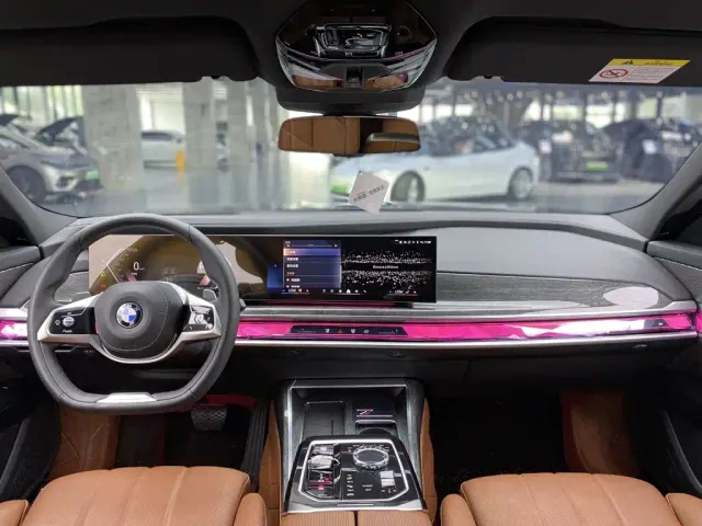 BMW 7 Series — Фото автомобиля 26