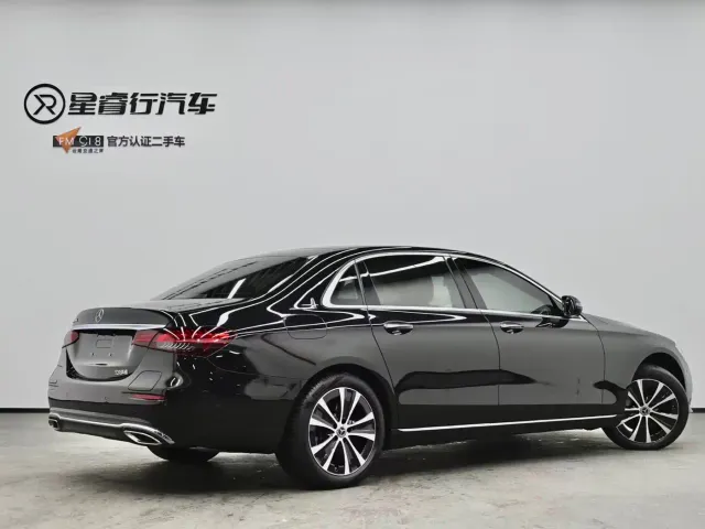 Mercedes-Benz E-Class — Фото автомобиля 4