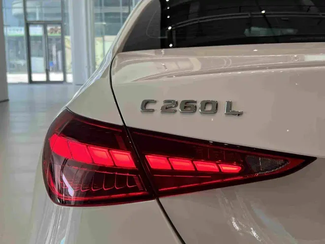 Mercedes-Benz C-Class — Фото автомобиля 18