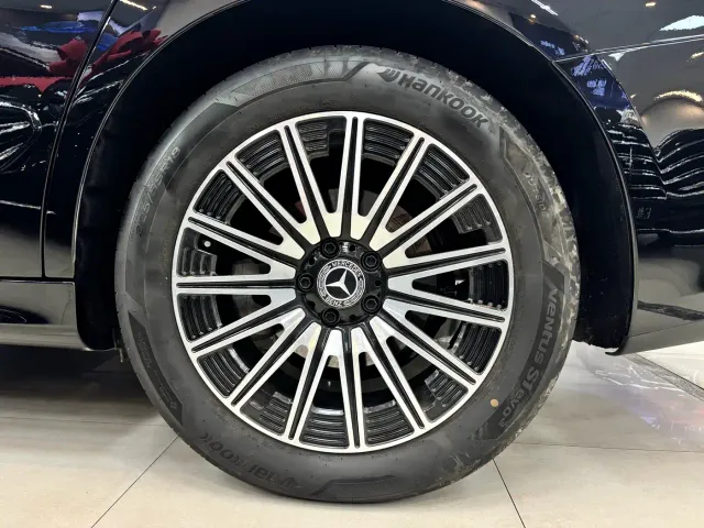 Mercedes-Benz E-Class — Фото автомобиля 11