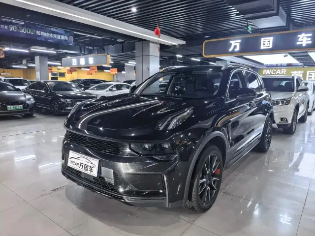Lynk & Co 01 — Фото автомобиля 2
