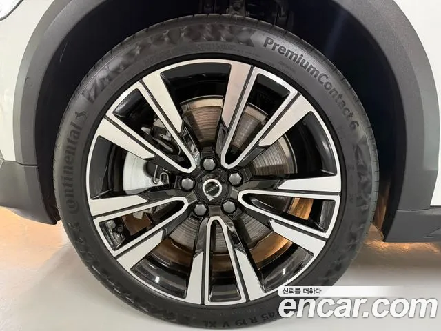 Volvo V60 — Фото автомобиля 5