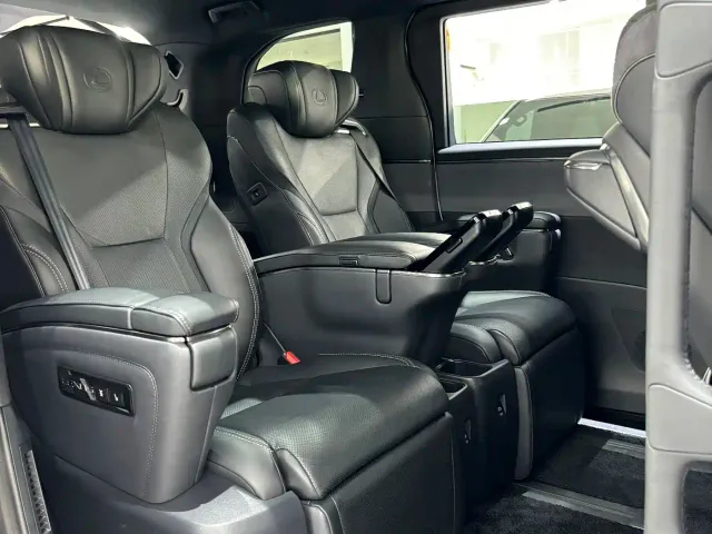 Lexus LM — Фото автомобиля 16