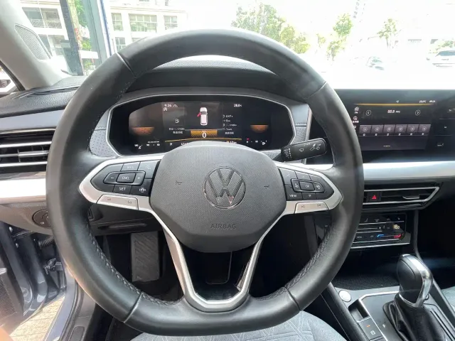 Volkswagen Lavida — Фото автомобиля 11