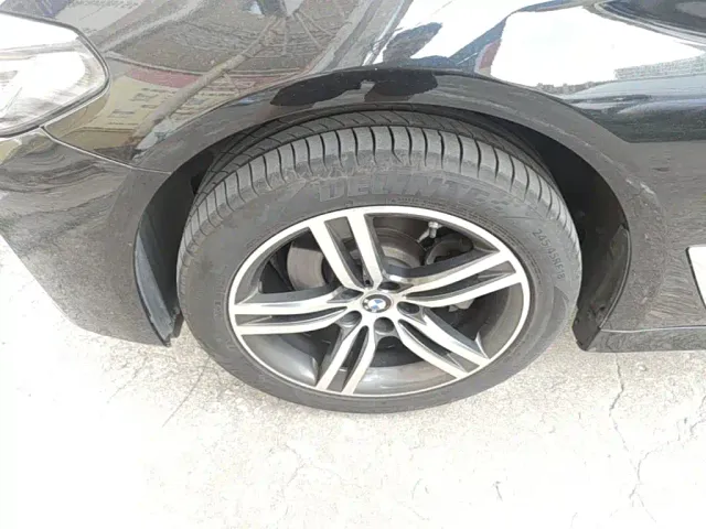 BMW 5 Series — Фото автомобиля 22