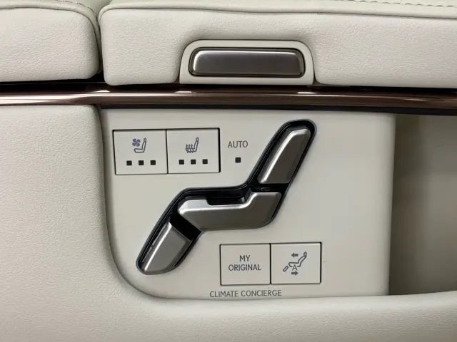 Lexus LM — Фото автомобиля 27