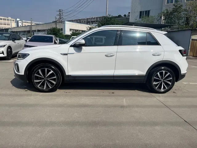 Volkswagen T-Roc — Фото автомобиля 2
