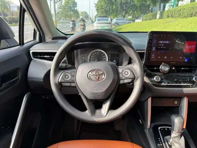 Toyota Corolla Cross — Фото автомобиля 14